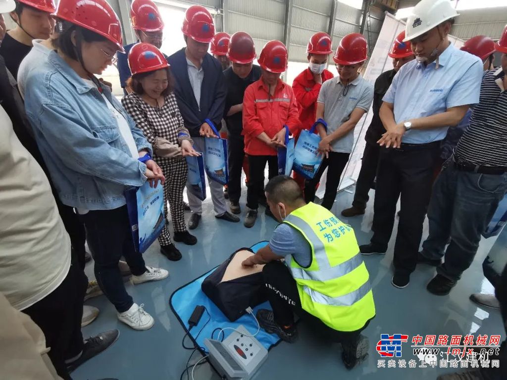 江汉建机 防患于未然——“体验式”工伤预防宣教进现场